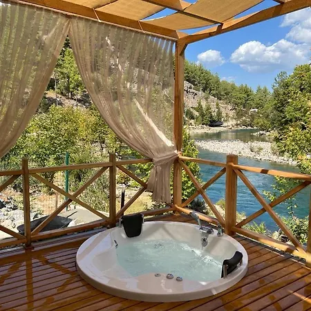 Canyon Tiny House 4* מנבגט